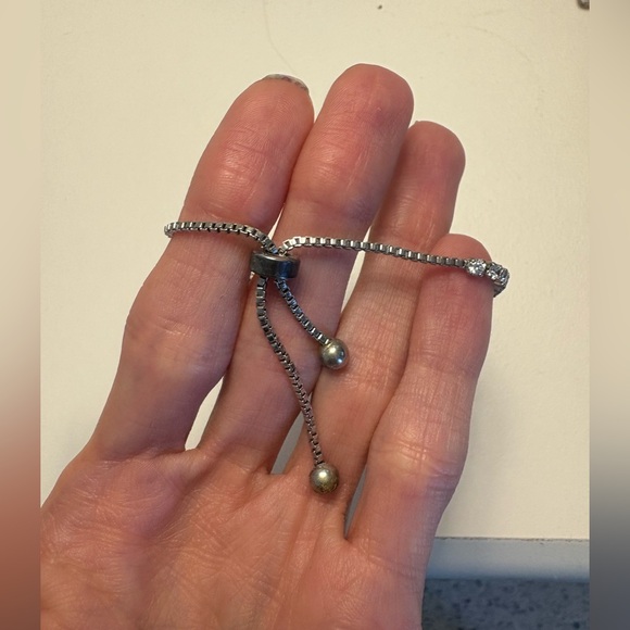 Adjustable Silver Rhinestone Butterfly Bracelet - Picture 4 of 7